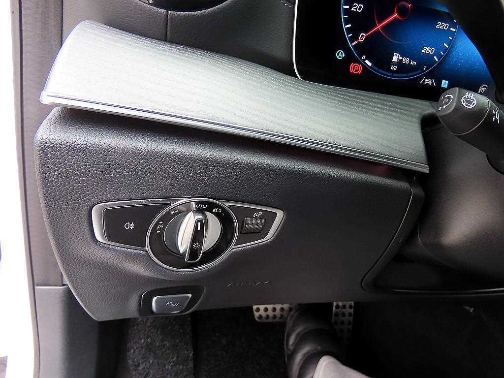 Mercedes Benz E class - Vista 12