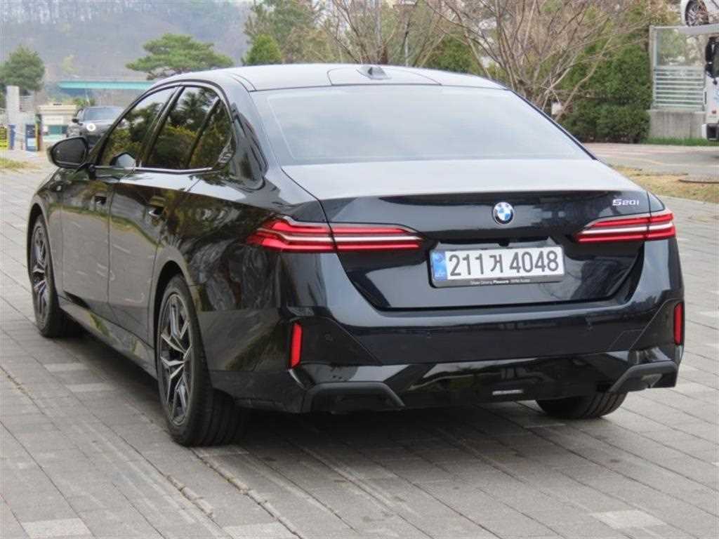 BMW 5 Series - Vista 4