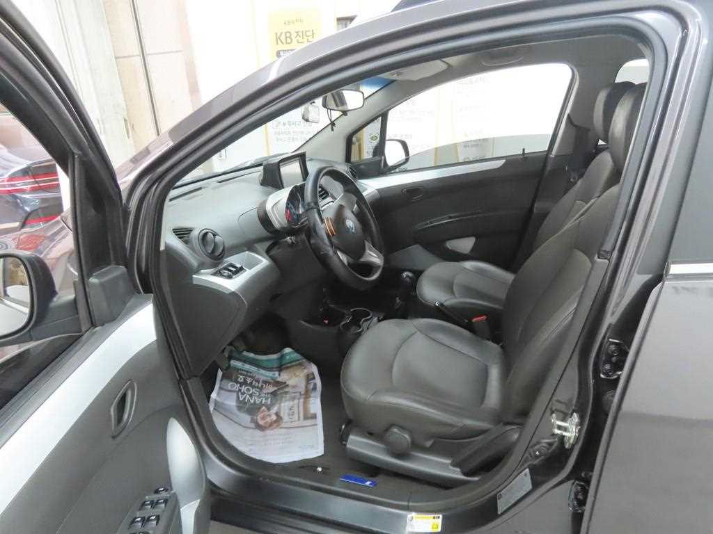 Chevrolet Spark - Vista 5