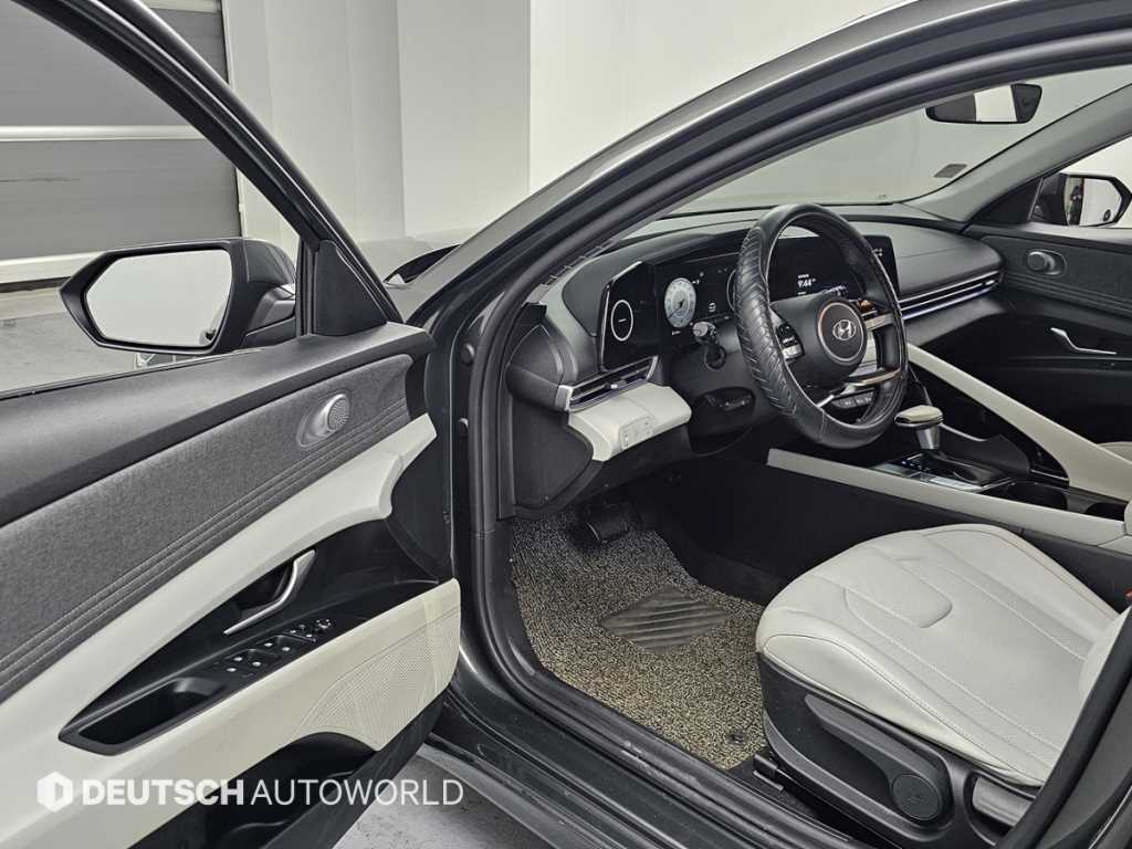 HYUNDAI Avante - Vista 11