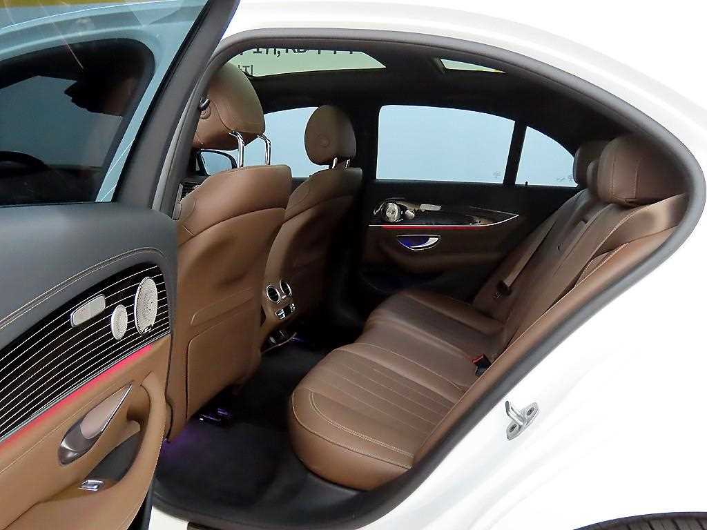 Mercedes Benz E class - Vista 6