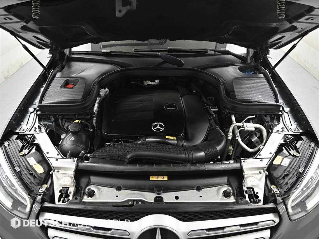 Mercedes Benz GLC Class - Vista 6