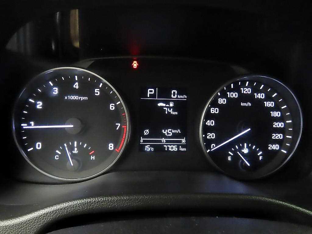 HYUNDAI Avante - Vista 8