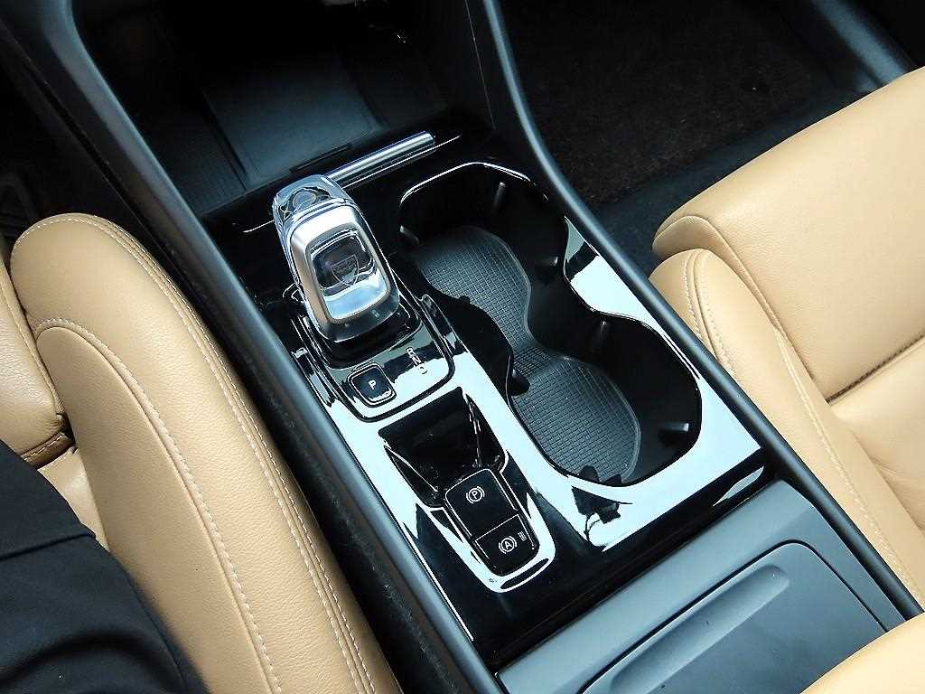 Volvo XC40 - Vista 10