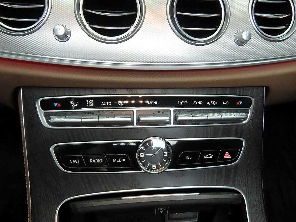 Mercedes Benz E class - Vista 9