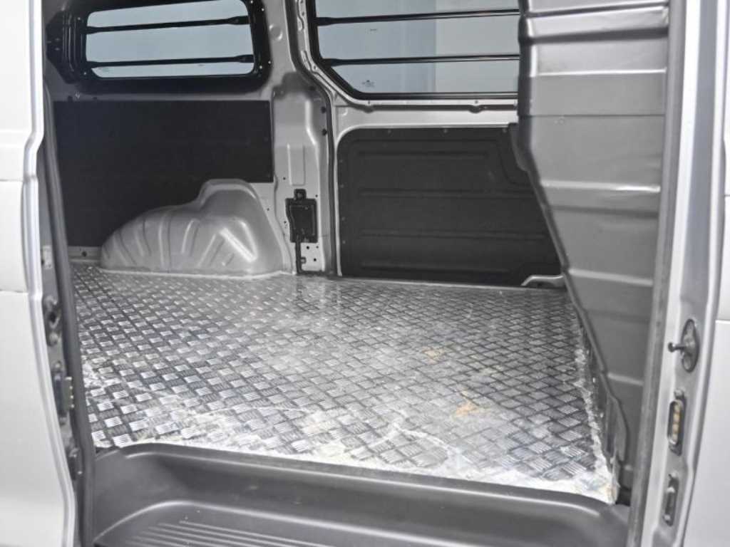 HYUNDAI Starex - Vista 12