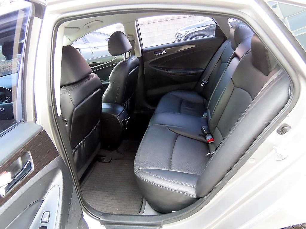 HYUNDAI Sonata - Vista 6