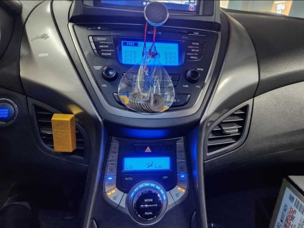 HYUNDAI Avante - Vista 6