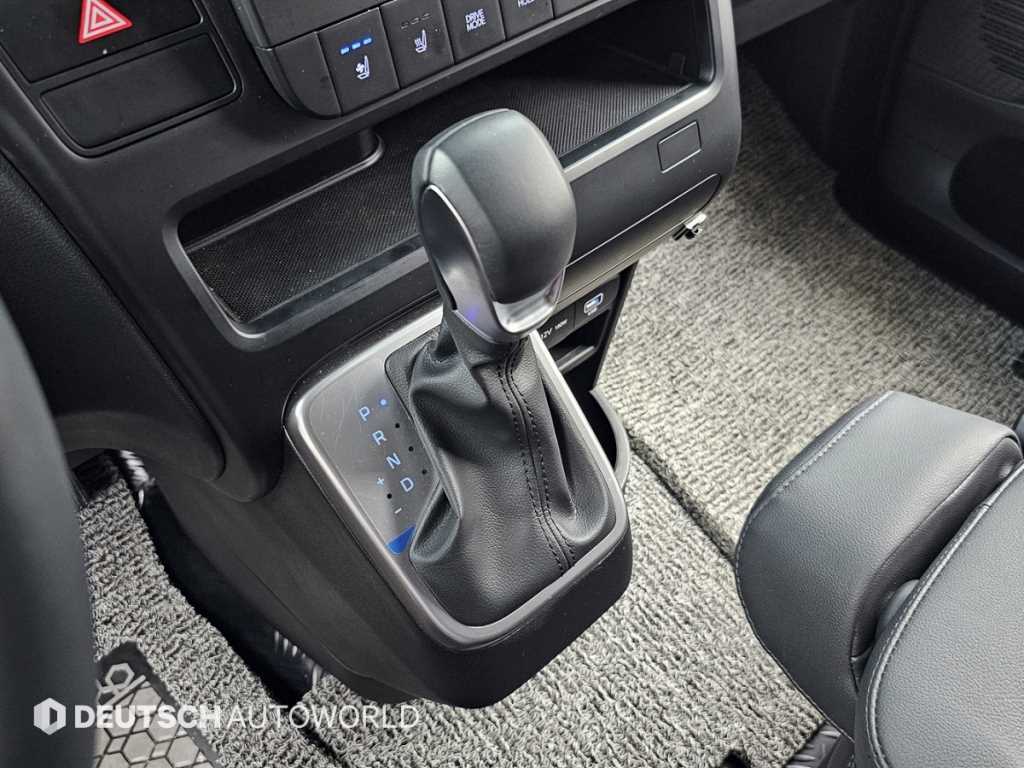 HYUNDAI Staria - Vista 9