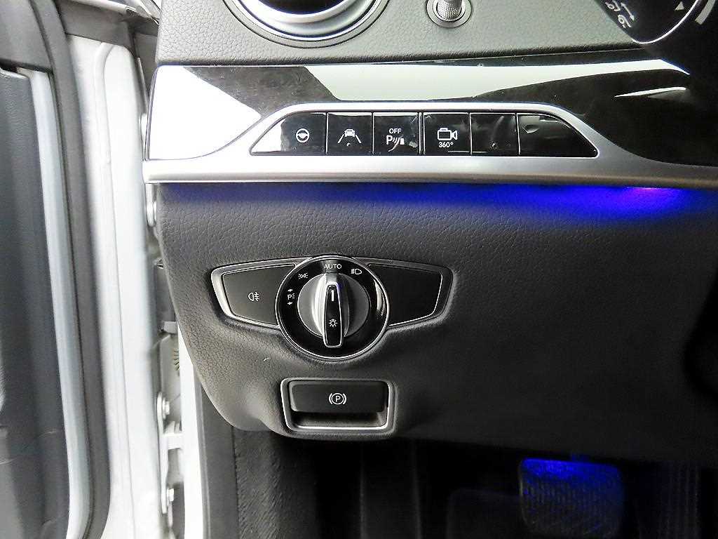 Mercedes Benz S Class - Vista 12