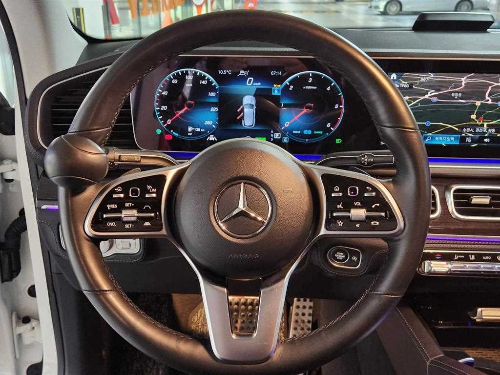 Mercedes Benz GLE Class - Vista 9