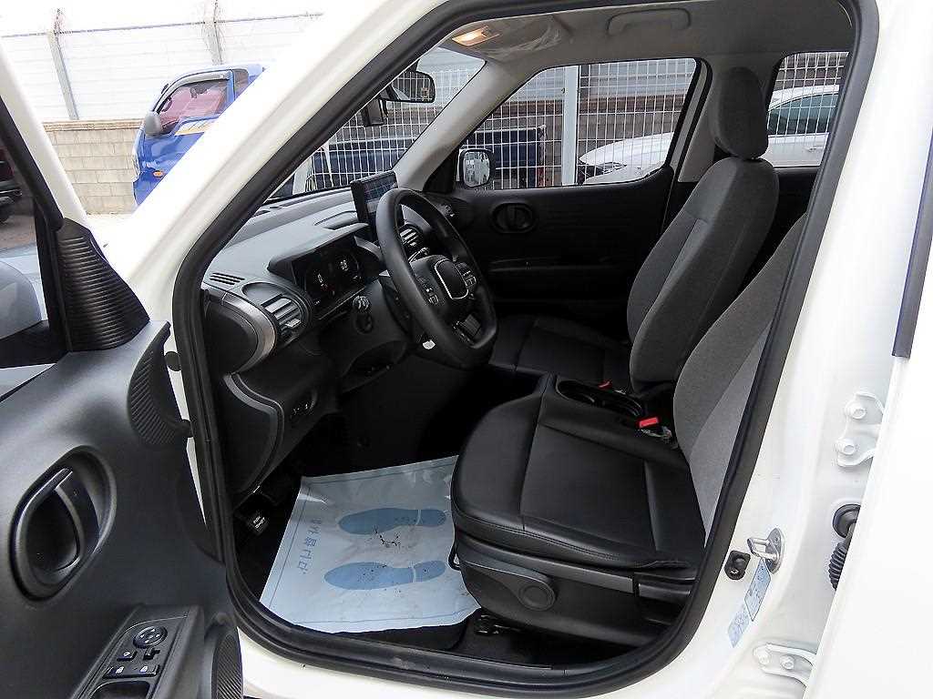 HYUNDAI Casper - Vista 5