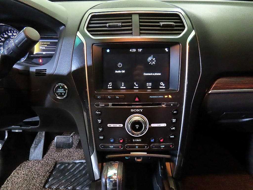 Ford Explorer - Vista 11