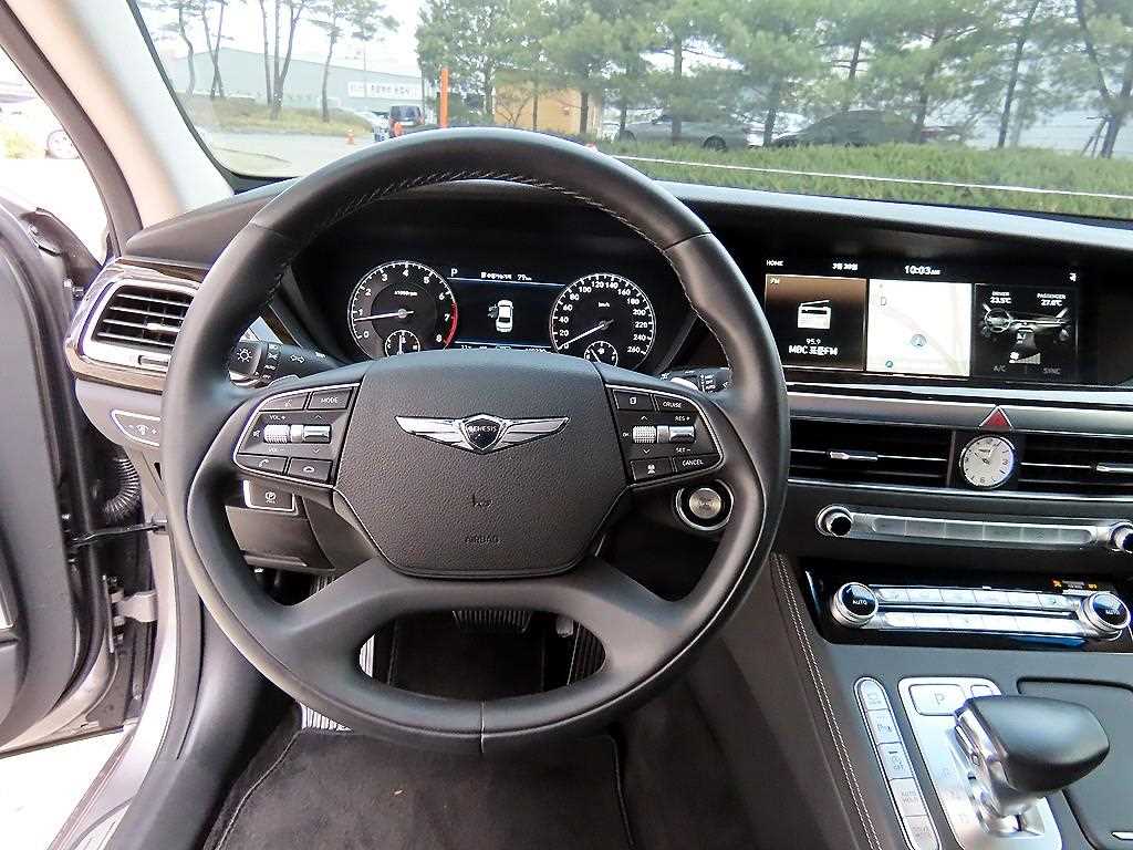 Genesis G90 - Vista 8