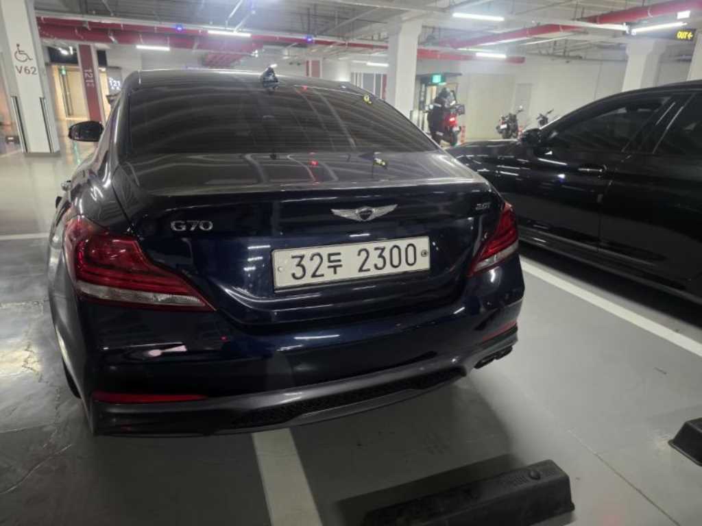 Genesis G70 - Vista 3