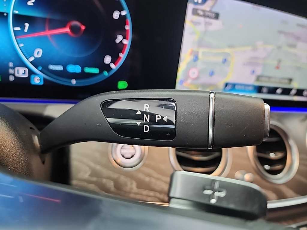 Mercedes Benz E class - Vista 8