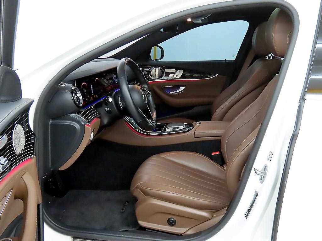 Mercedes Benz E class - Vista 5