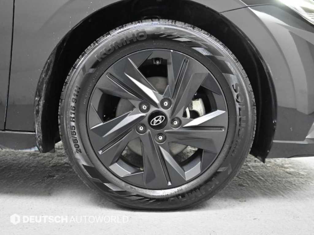 HYUNDAI Avante - Vista 5