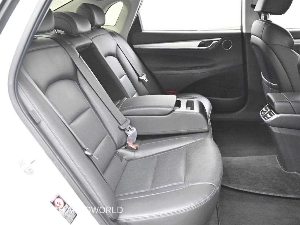 HYUNDAI Grandeur - Vista 11