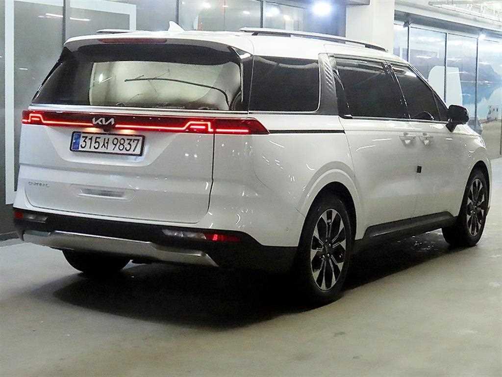 KIA Carnival - Vista 4