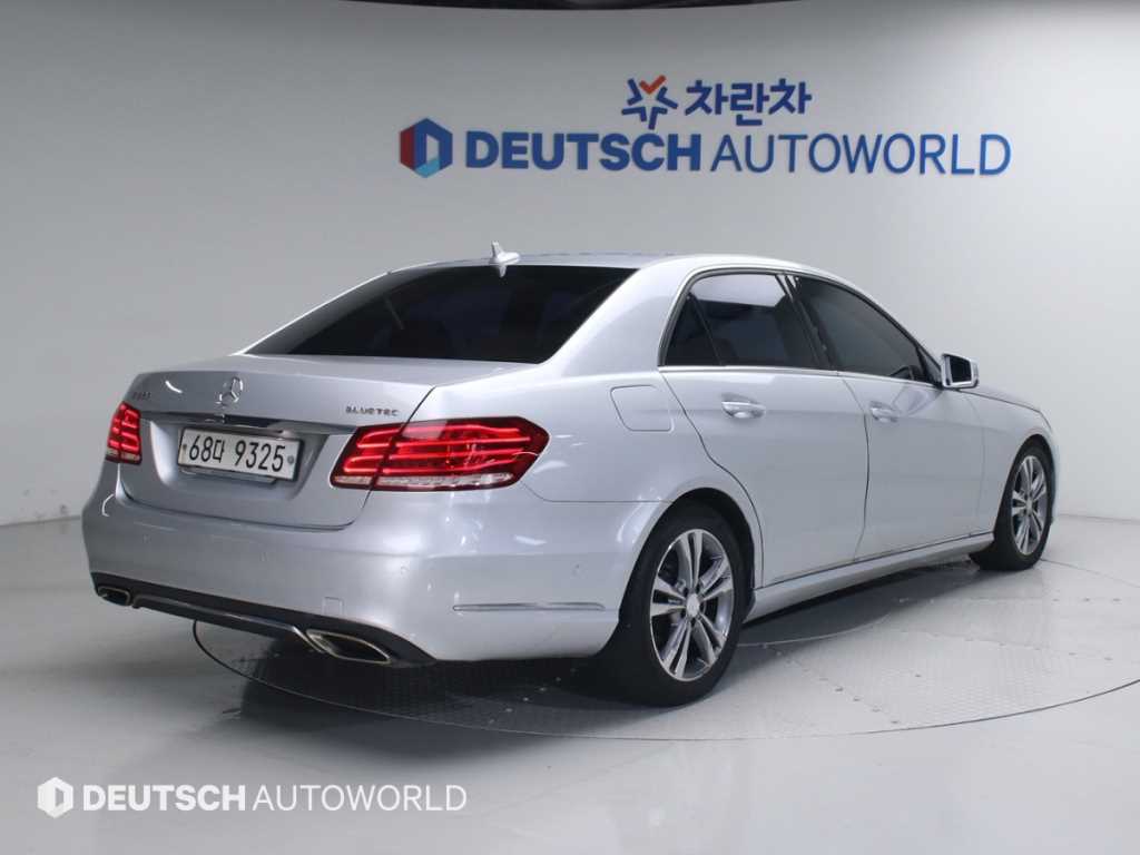 Mercedes Benz E class - Vista 4