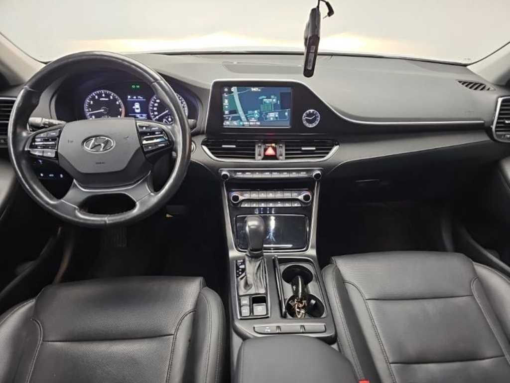 HYUNDAI Grandeur - Vista 5