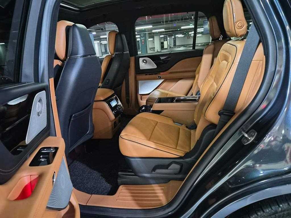 Lincoln Aviator - Vista 7