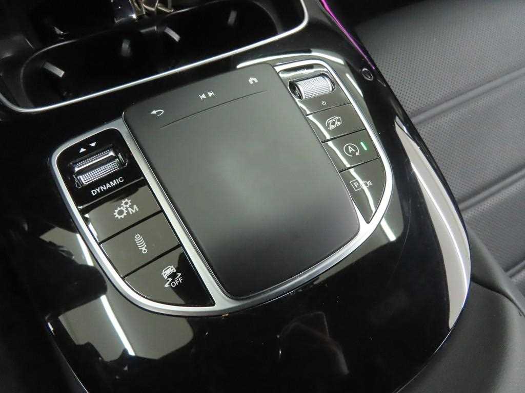 Mercedes Benz E class - Vista 12