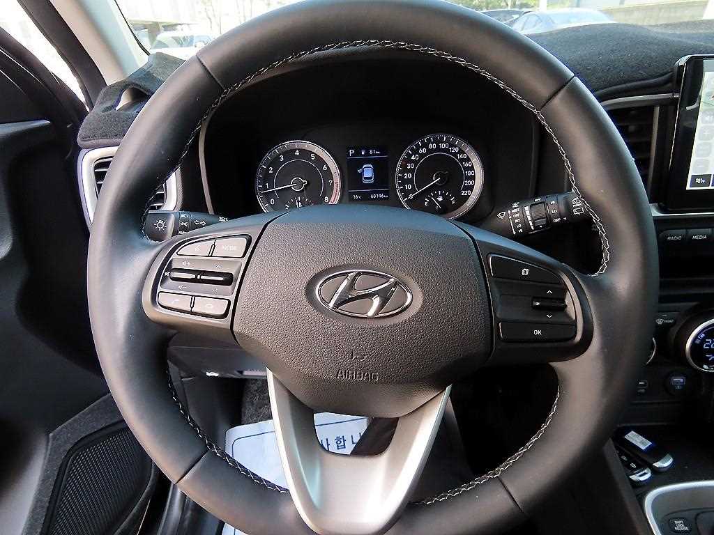 HYUNDAI Venue - Vista 8
