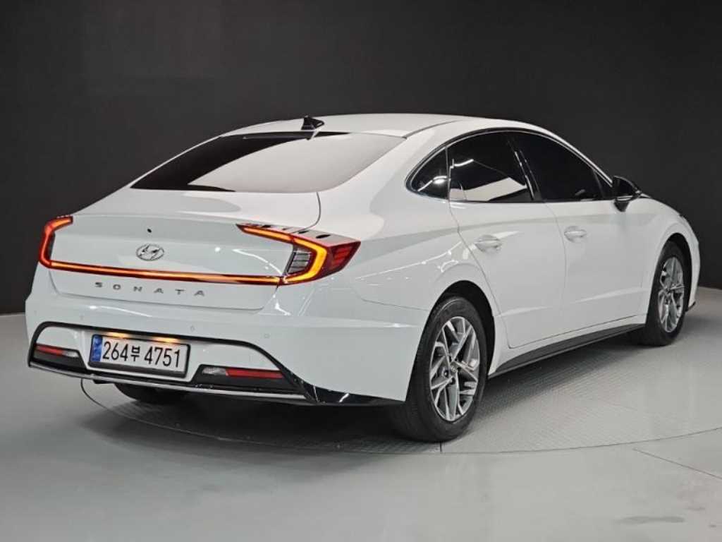 HYUNDAI Sonata - Vista 4
