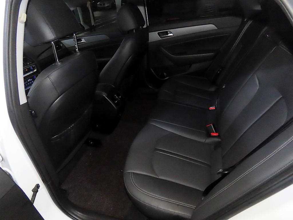 HYUNDAI Sonata - Vista 7