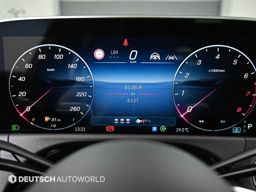 Mercedes Benz E class - Vista 8