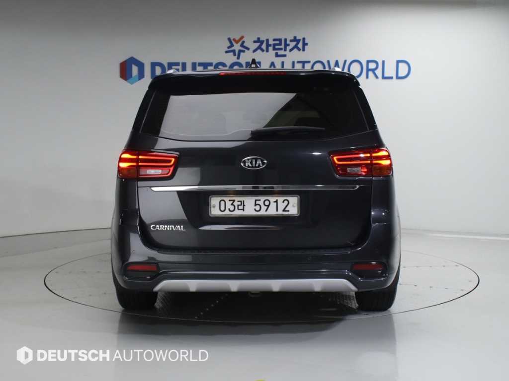 KIA Carnival - Vista 4