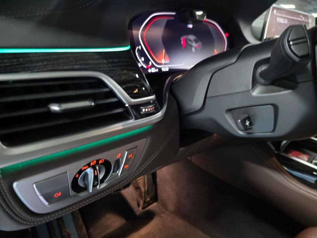 BMW 7 Series - Vista 10