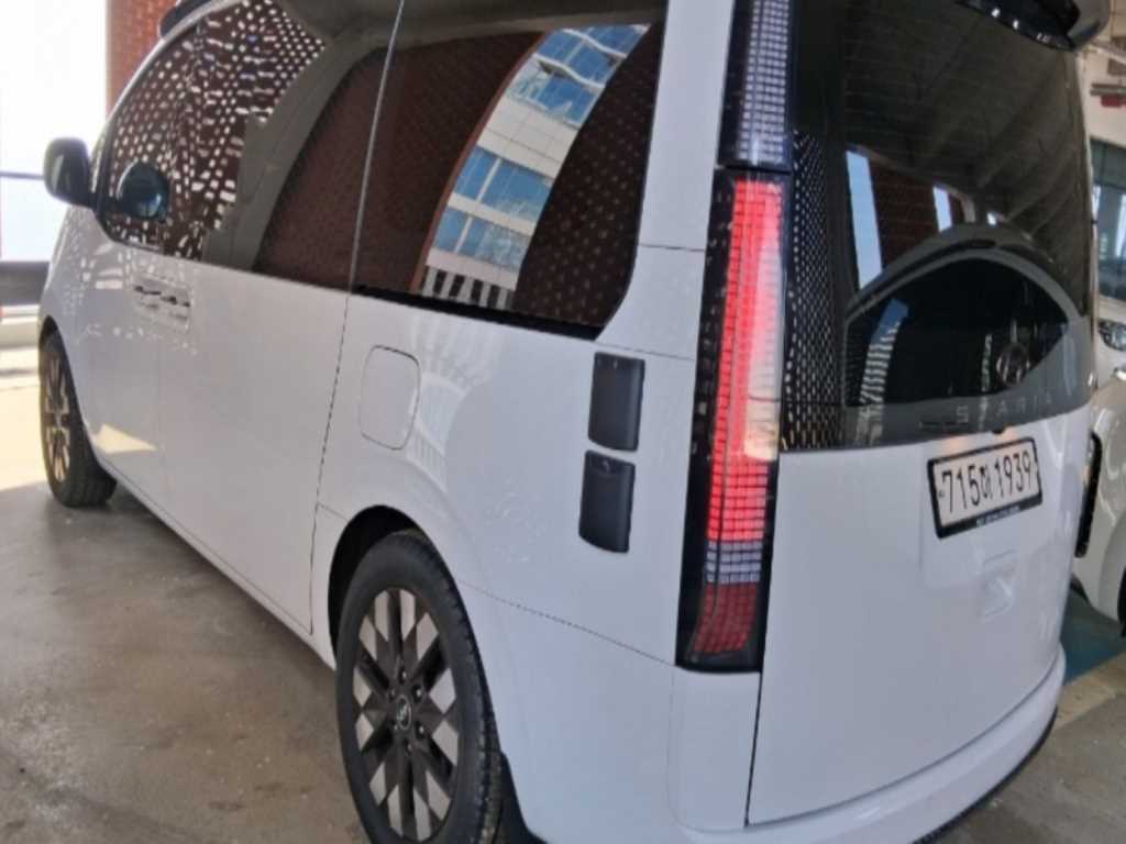 HYUNDAI Staria - Vista 5