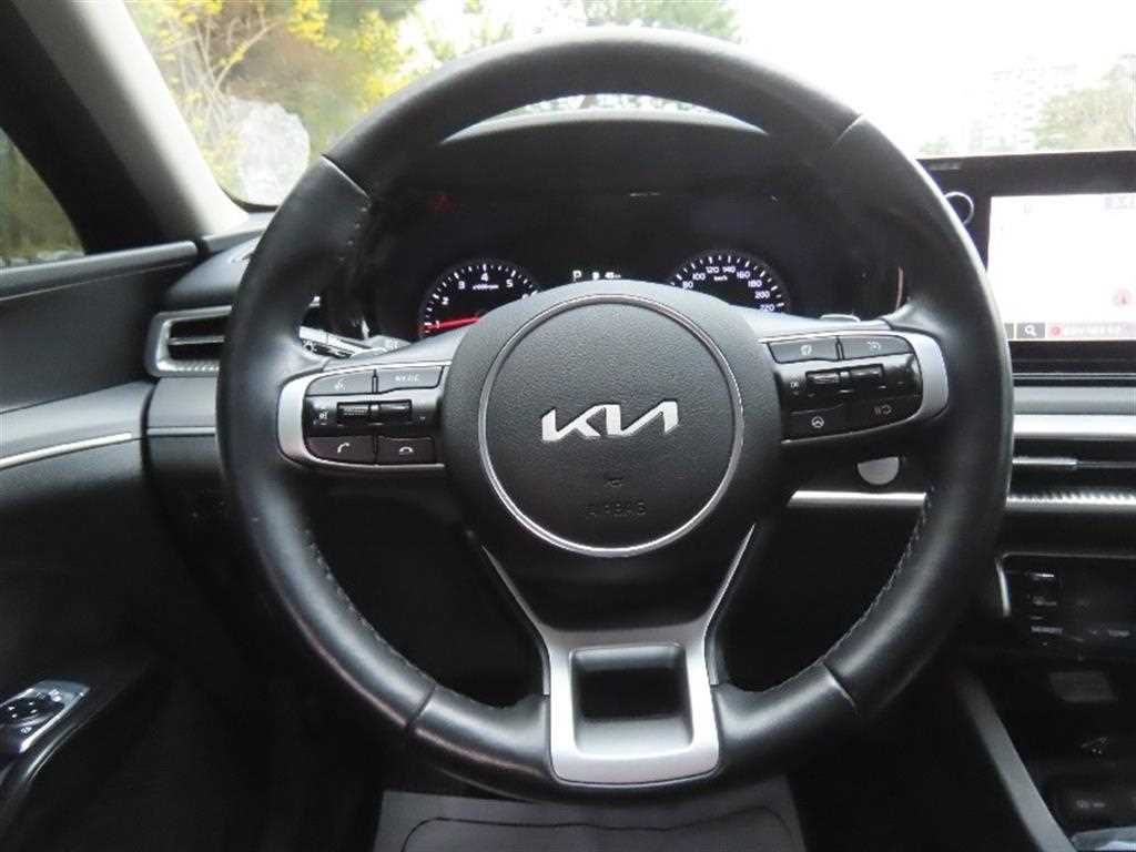 KIA K5 2022 Negro - Importación desde Corea - HF Imports Iquique - Foto 16