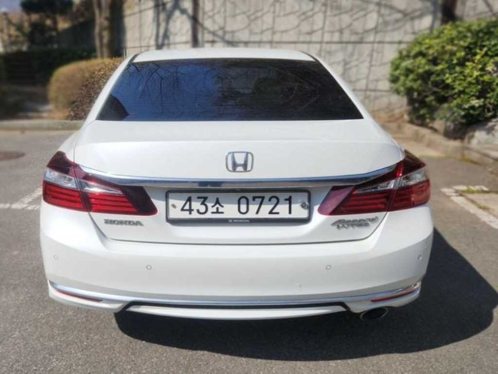 Honda Accord - Vista 4