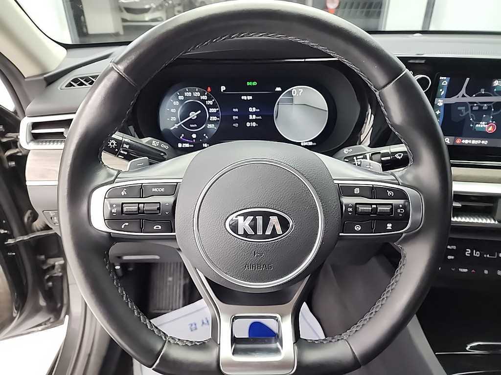 KIA K5 - Vista 9