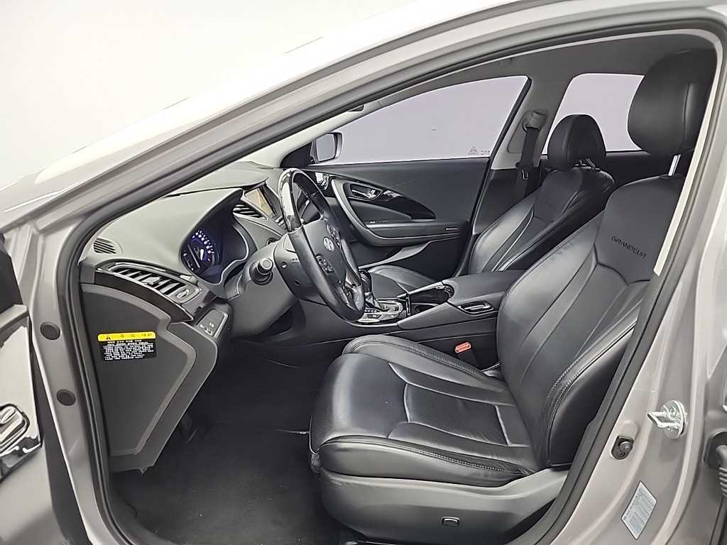 HYUNDAI Grandeur - Vista 11