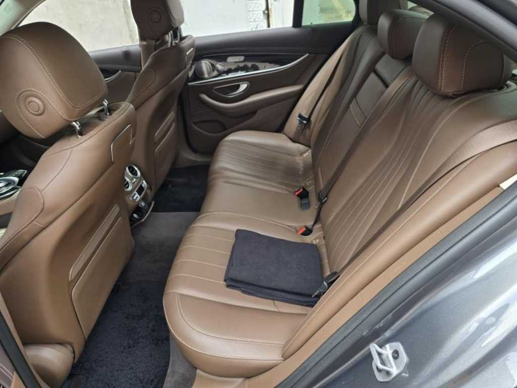 Mercedes Benz E class - Vista 7