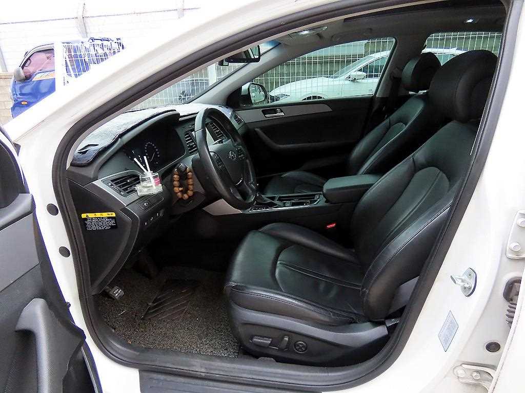 HYUNDAI Sonata - Vista 5