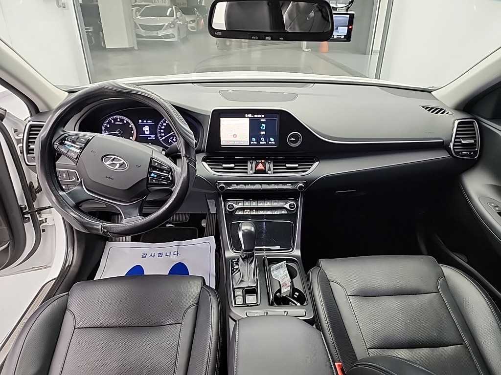 HYUNDAI Grandeur - Vista 7