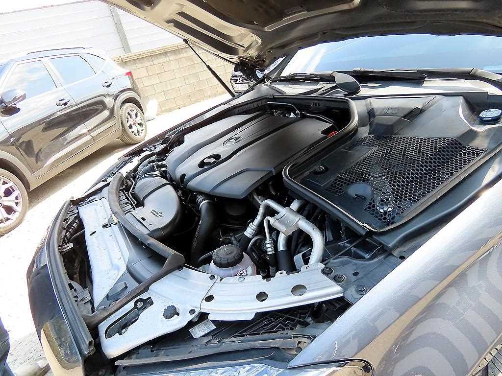 Mercedes Benz C Class 2016 Gris - Importación desde Corea - HF Imports Iquique - Foto 19