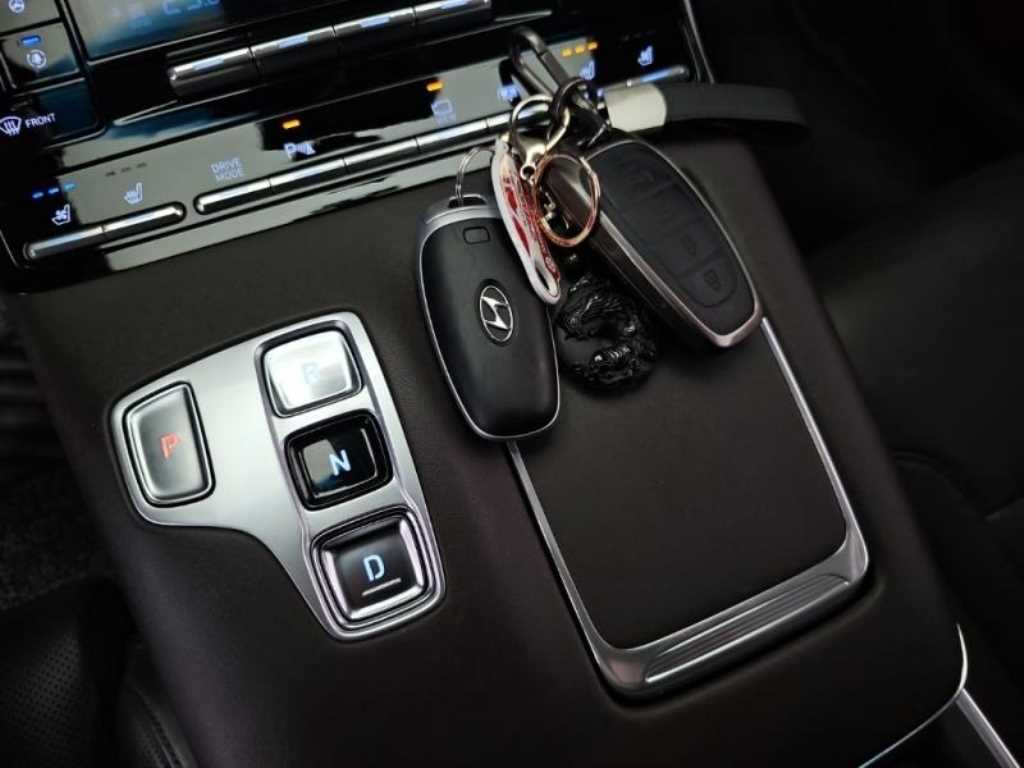 HYUNDAI Grandeur - Vista 12