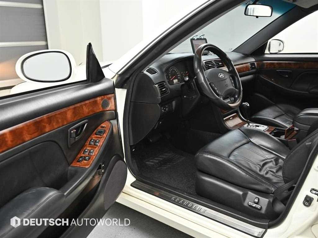 HYUNDAI Grandeur - Vista 11