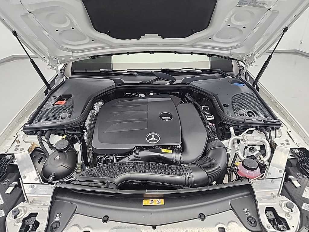 Mercedes Benz E class - Vista 5