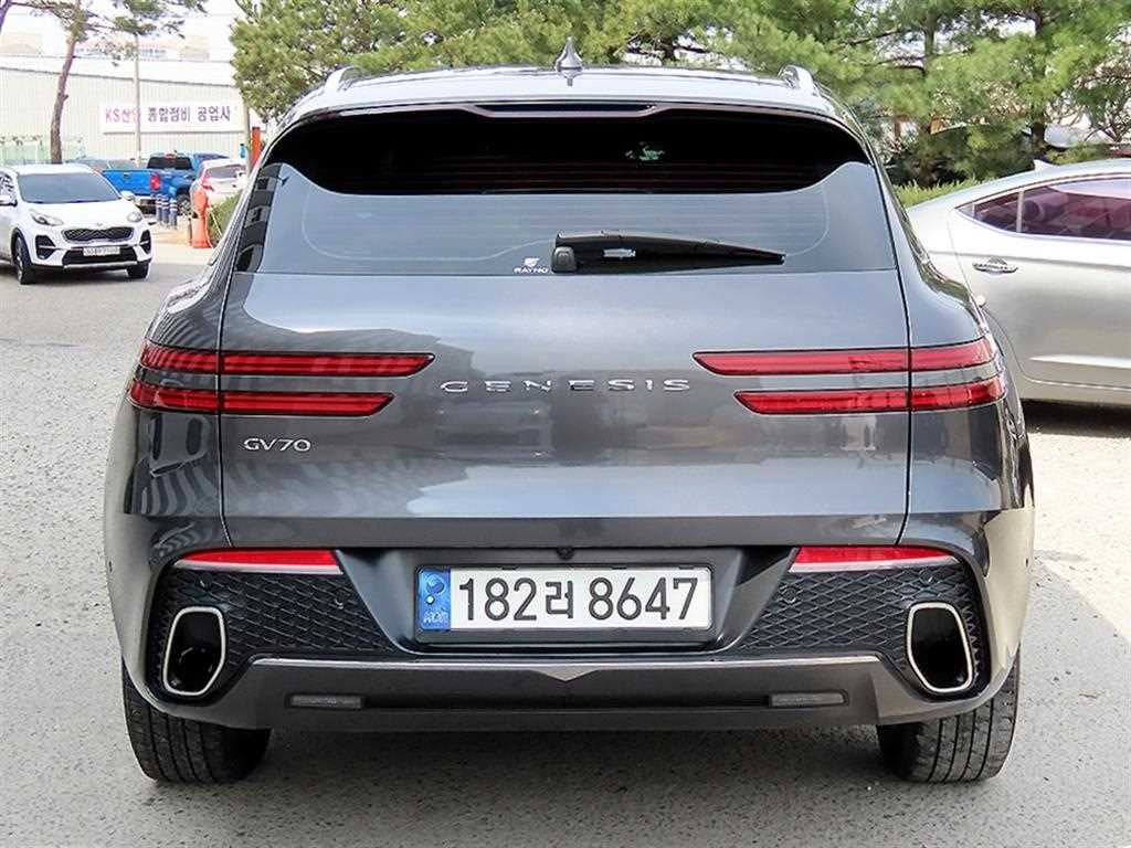 Genesis GV70 - Vista 4