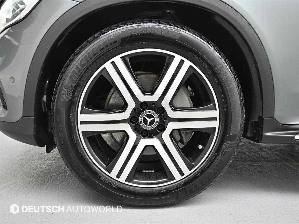 Mercedes Benz GLC Class - Vista 5