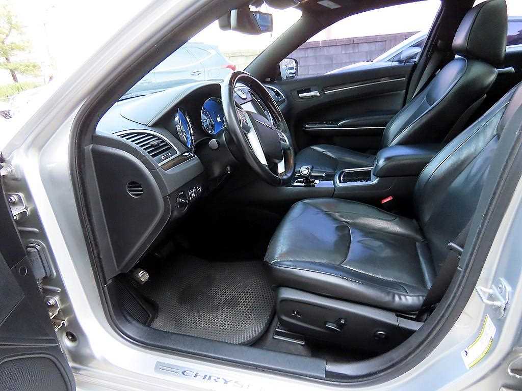 Chrysler 300C - Vista 5