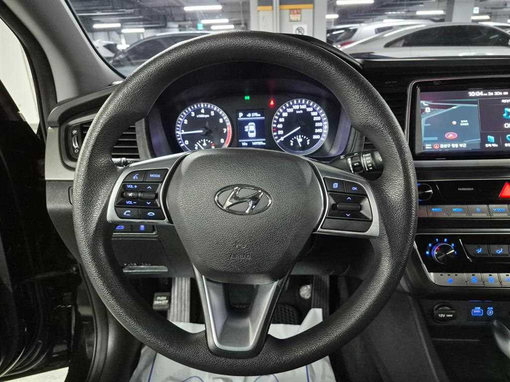 HYUNDAI Sonata - Vista 12